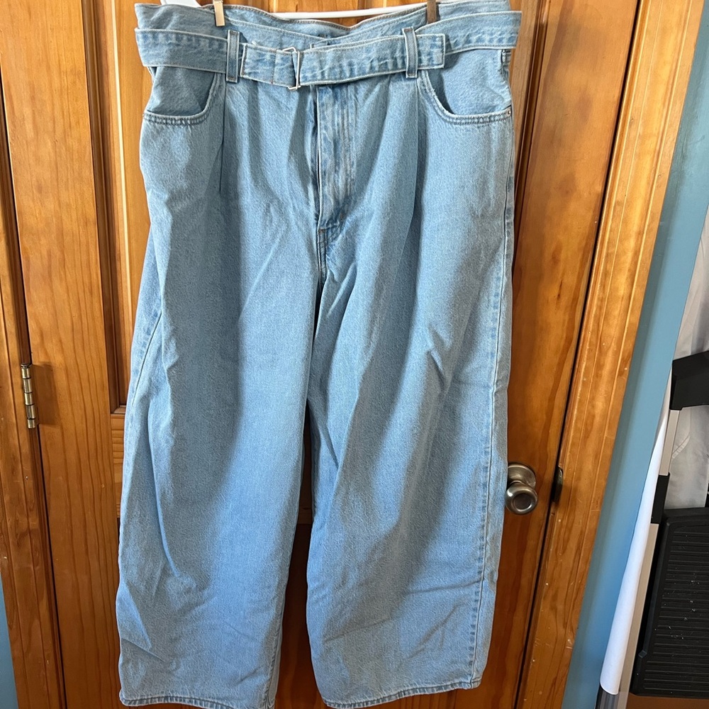 Levi’s wide leg Jeans